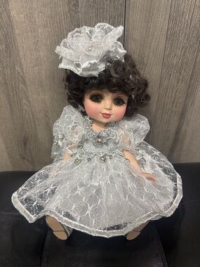 Vintage Marie Osmond Adora Belle Silver Bells Porcelain Doll 2007